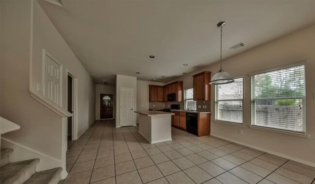 Foto del edificio - 18 Milepost Ct