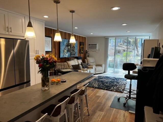 Cocina/sala de estar - 4545 Collwood Blvd