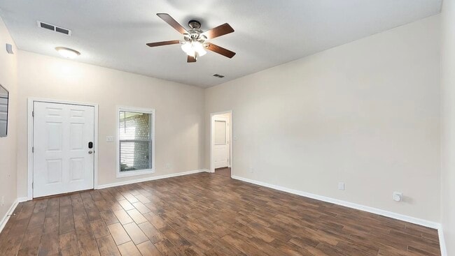 Building Photo - 136 Enfield Cv