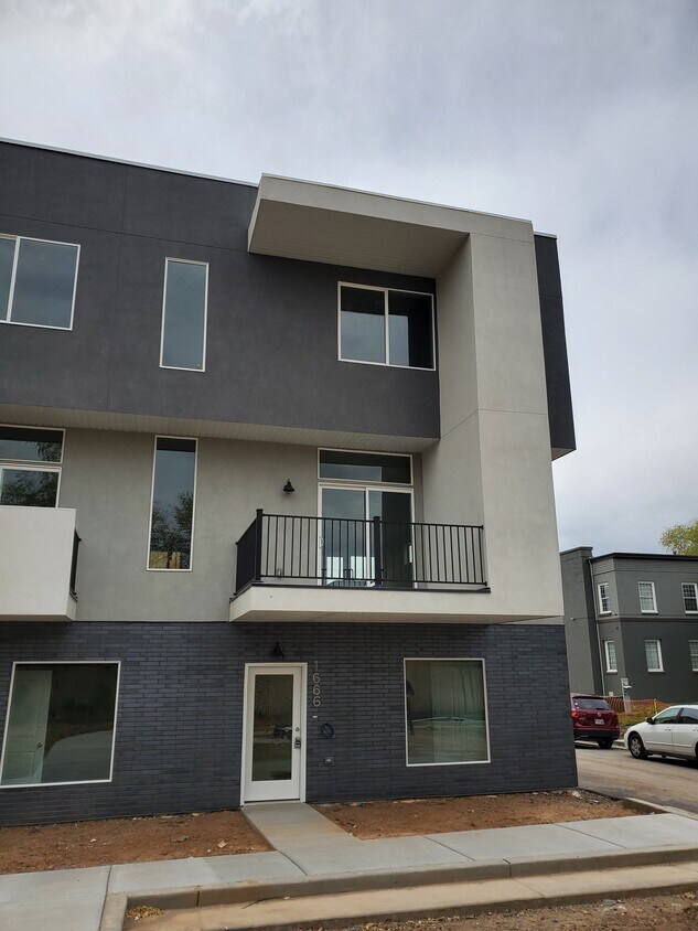 1666 S 225 W, Clearfield, UT 84015 Townhouse for Rent in Clearfield