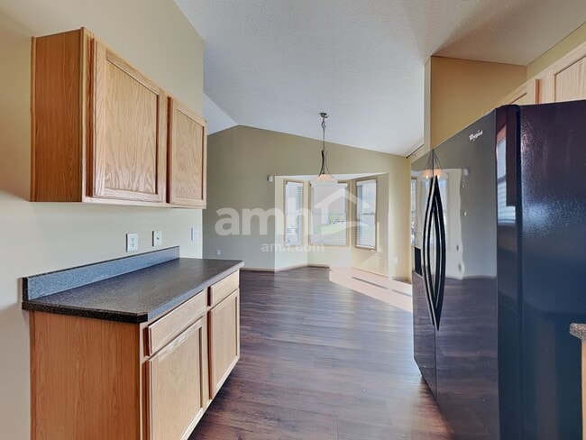 Building Photo - 818 Bent Oak Dr