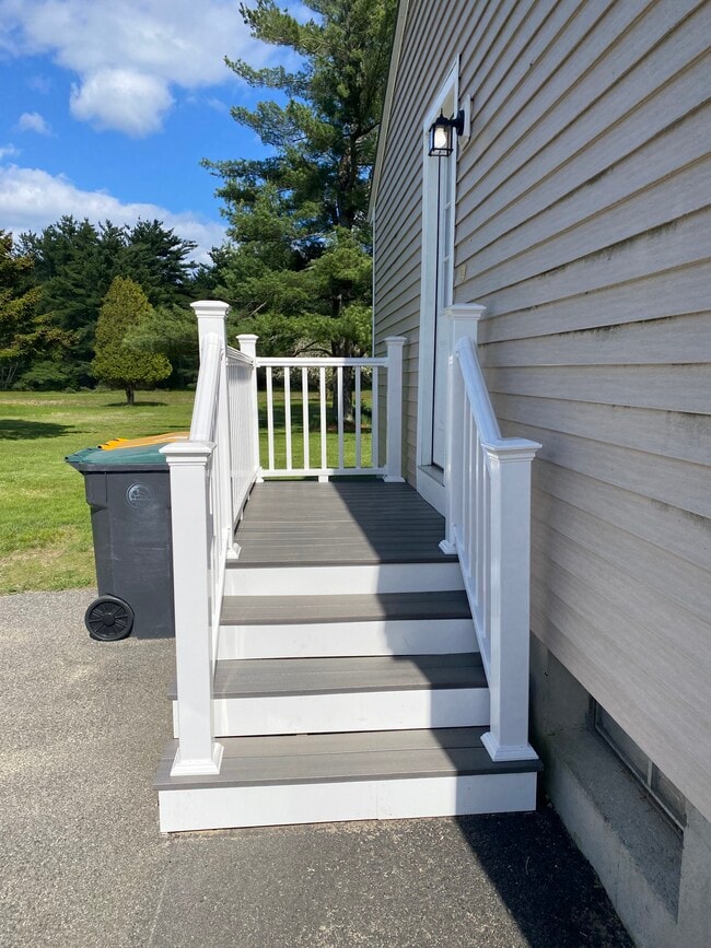 Building Photo - 33 Saco St