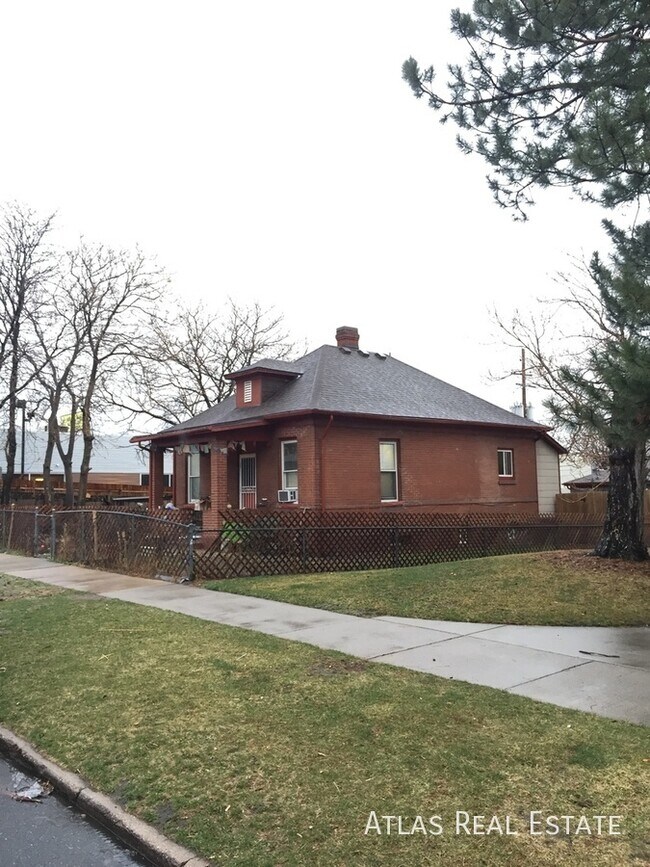 Building Photo - 3734 Lipan St