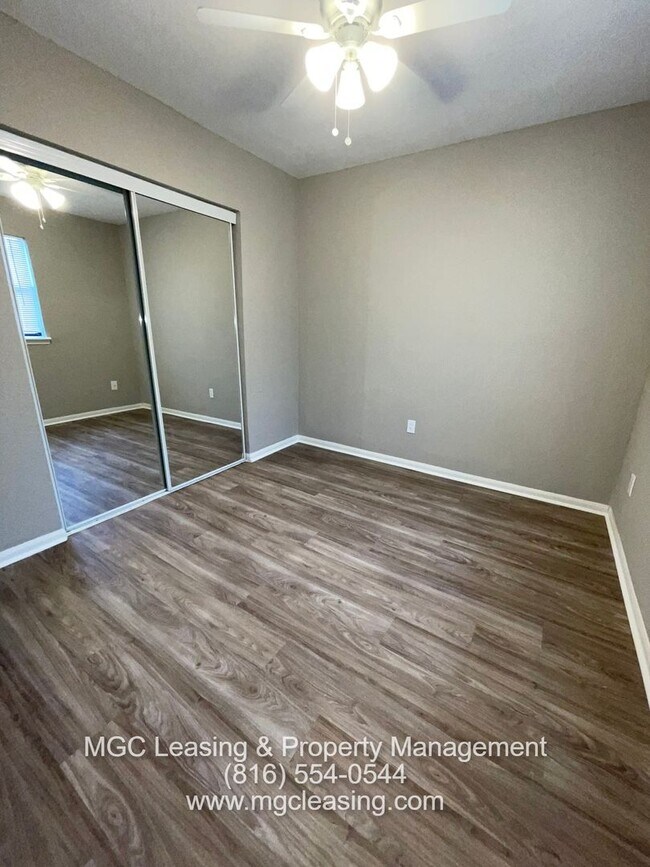 Foto del edificio - Le Grand Apartments Available for your May move in.