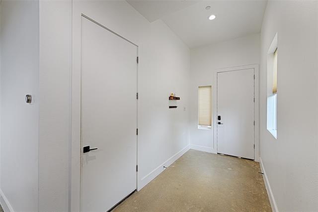 Building Photo - 2124 Lovedale Ave