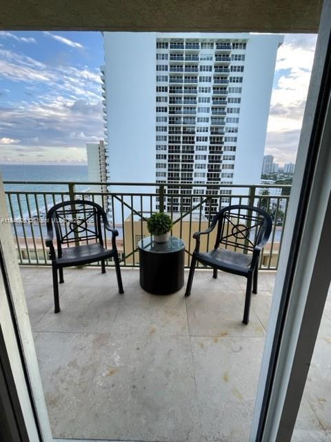 Building Photo - 2080 S Ocean Dr