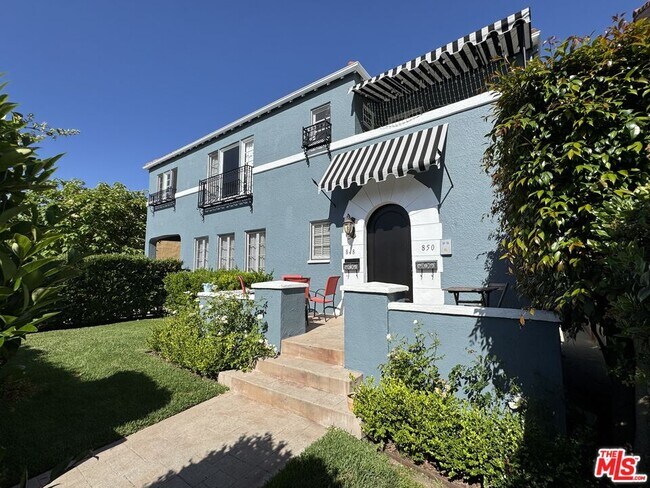 Foto del edificio - 848 S Curson Ave