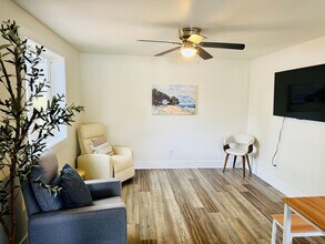 Building Photo - 104 Smythe St