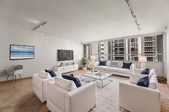 Building Photo - 11 Island Ave