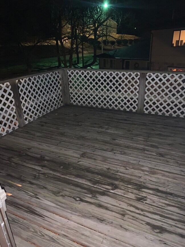 Large Deck - 4 Tanglewood Dr