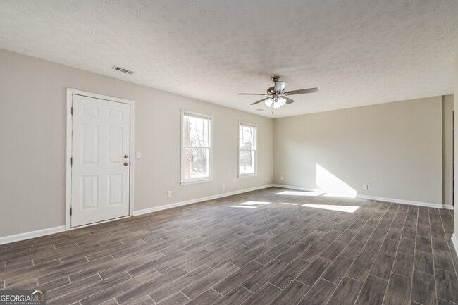 Building Photo - 1209 Claywill Cir