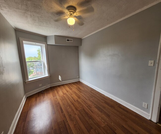 Foto del edificio - 8408 S Kingston Ave