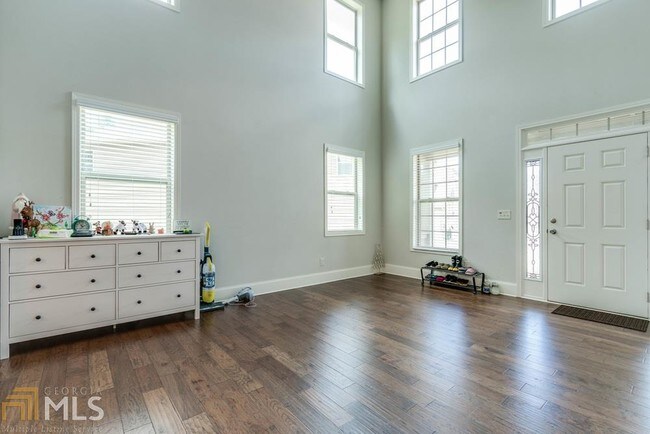 Foto del edificio - 5690 Enfield Way