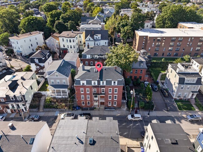 Building Photo - 21 Parker St