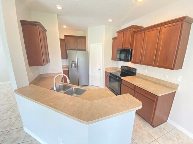 Foto del edificio - Just reduced!!! Gated Community!  Carter G...