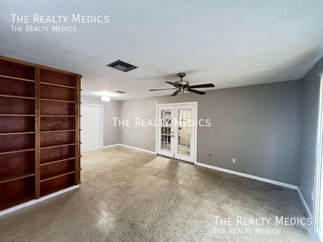 Building Photo - 1525 Fort Smith Blvd