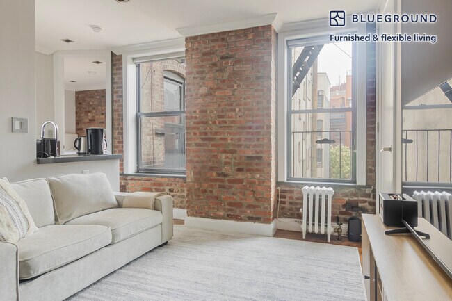 Building Photo - 234 Mott St