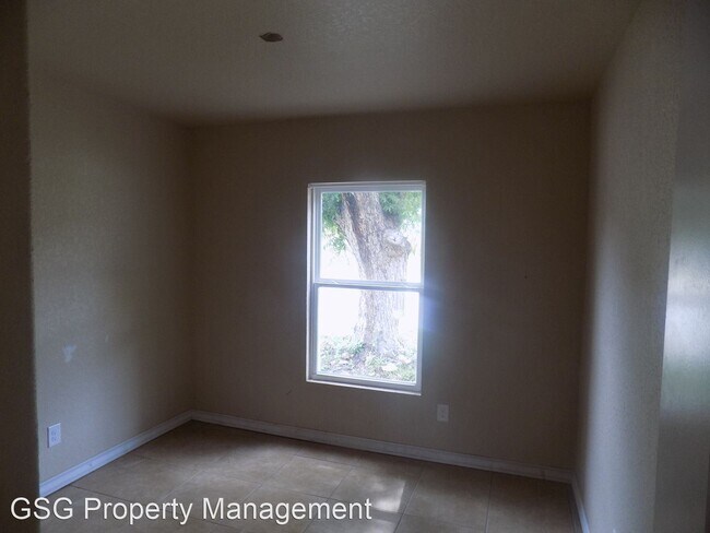 Building Photo - 1318 Neer Ave