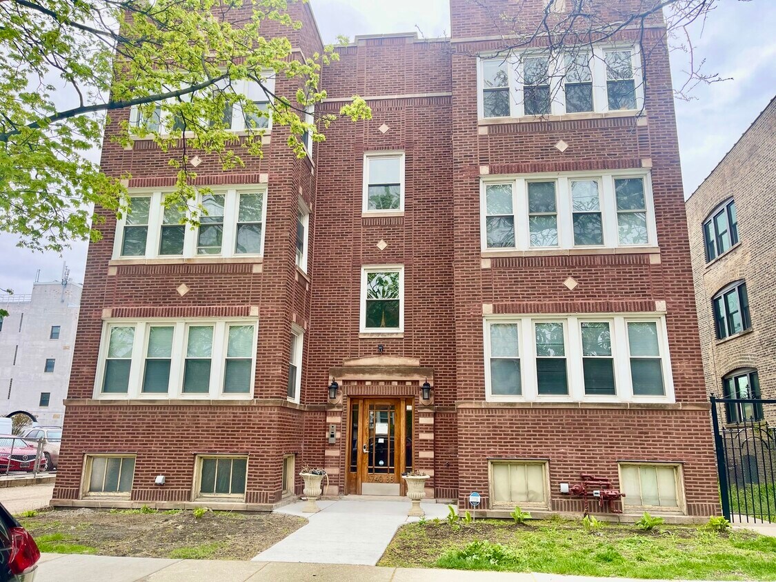 Primary Photo - 1740 W Gregory St