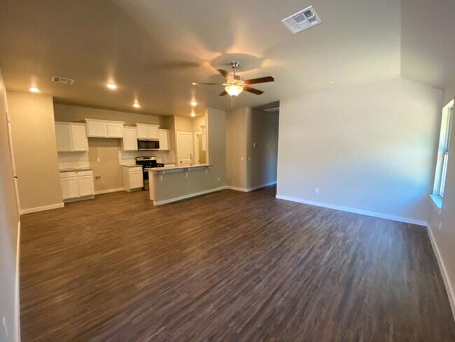 Building Photo - 5204 Oakwood Villa Ct
