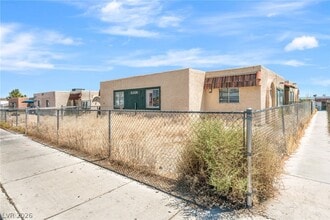 Building Photo - 5309 W Cheyenne Ave