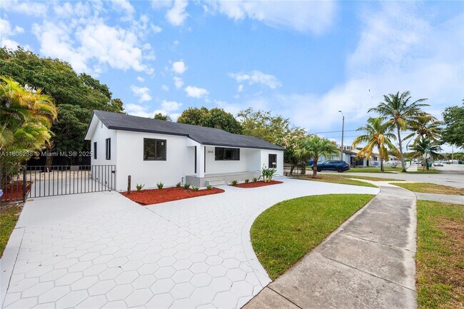 Foto del edificio - 3574 NW 12th St