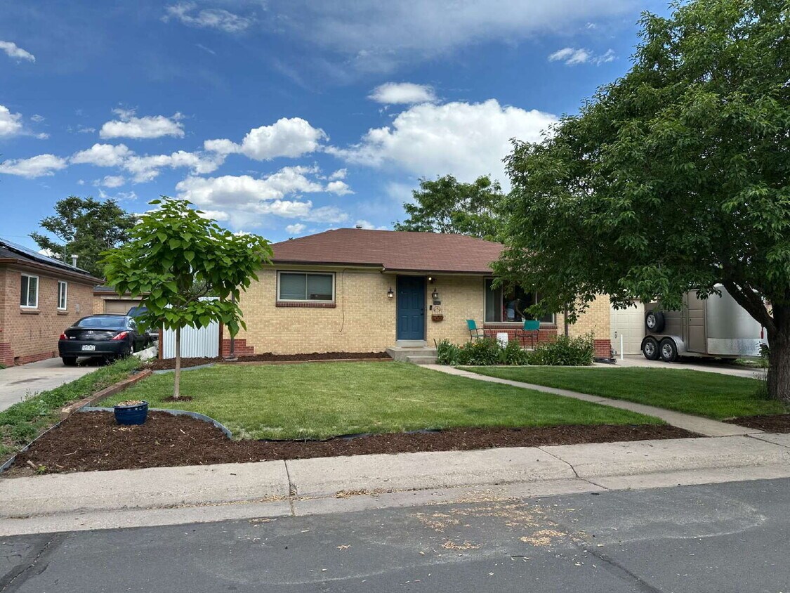 Primary Photo - Beautifully Updated 5-Bedroom Home near St...