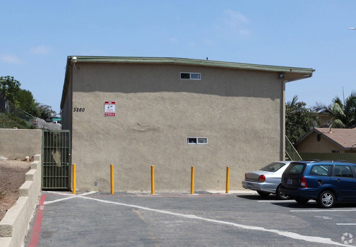 Foto del edificio - 3260 Martin Avenue