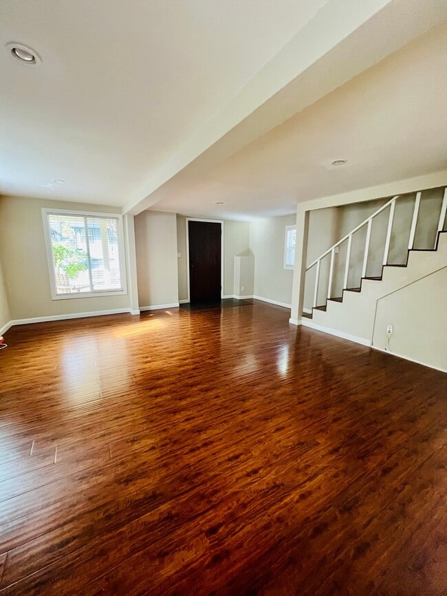 Foto del edificio - 618 Woodland Dr