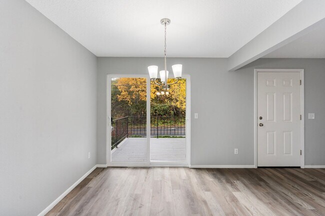 Foto del edificio - Charming, newly renovated West Linn apartment