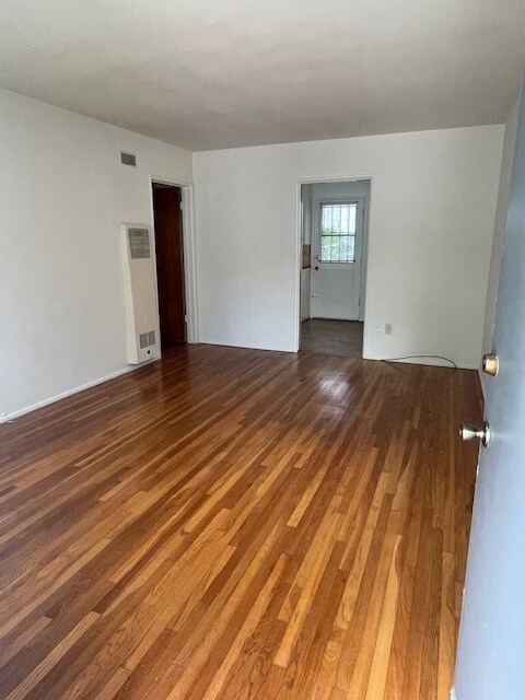 Sala de estar principal - 6951 Kittyhawk Ave