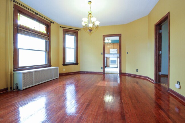Building Photo - 3212 Cedar Ave S