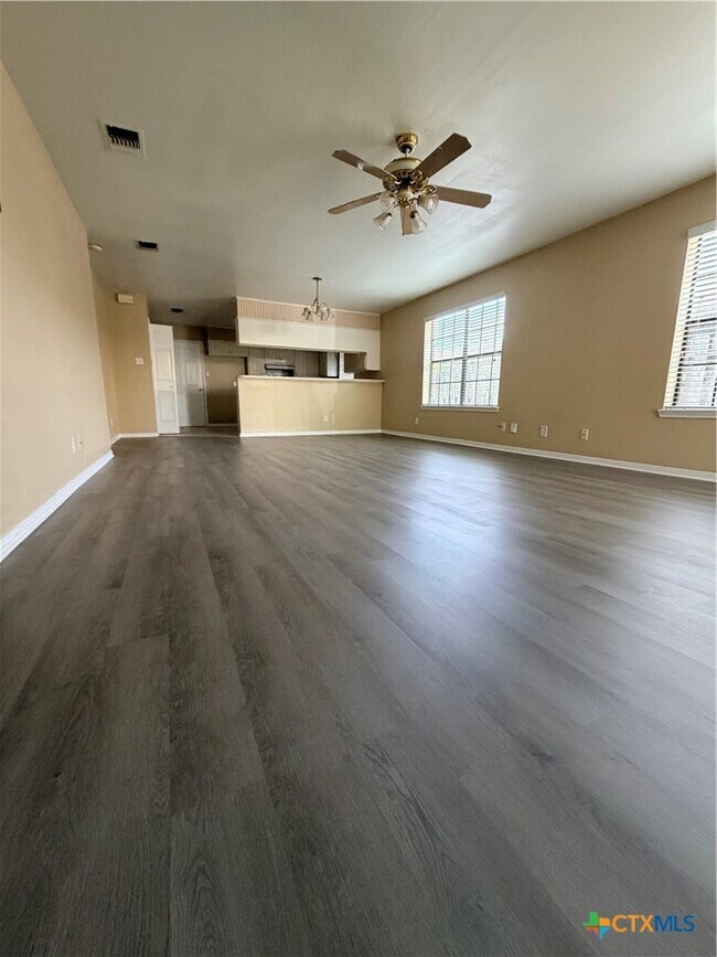 Foto del edificio - 113 Stonewood Pl