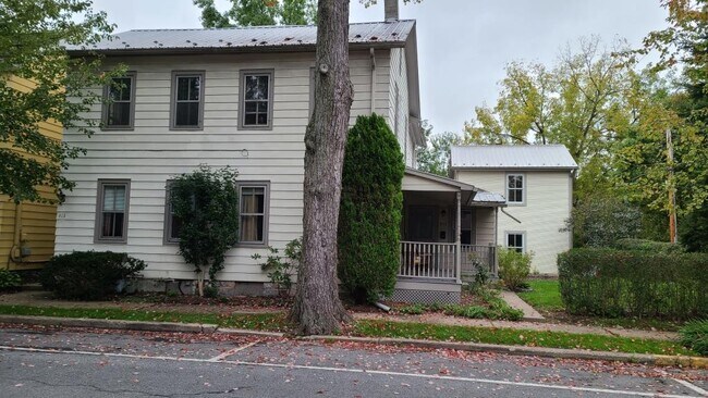 Building Photo - 413 Saint Catharine St