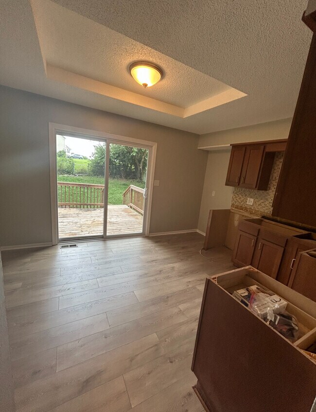 Foto del edificio - 1411 La Chateau Dr