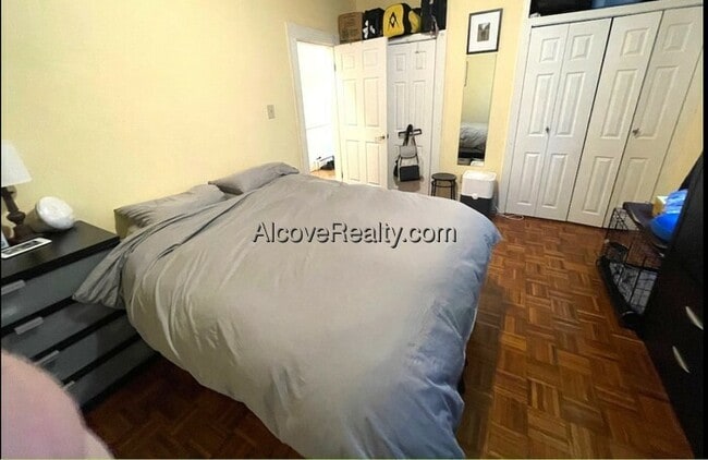 Building Photo - 204 River St