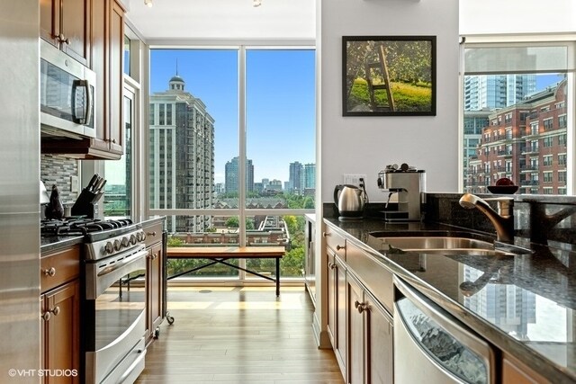 Foto del edificio - 1201 S Prairie Ave