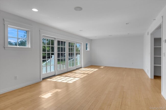 Foto del edificio - 1155 Tasker Ln