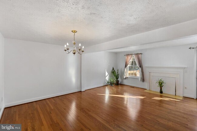 Building Photo - 10877 Olde Woods Way