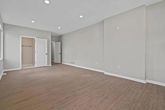 Foto del edificio - 534 Oakwood Ave