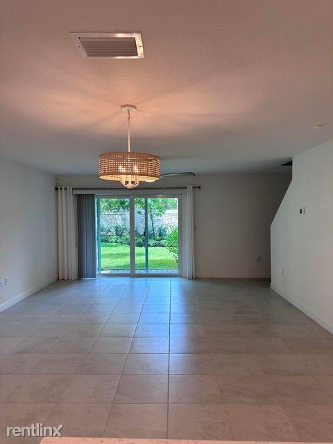 Foto del edificio - 4 br, 2.5 bath House - 6827 Broadwater Ln