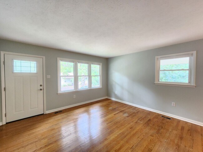 Foto del edificio - Great Location-Black Mountain Rental