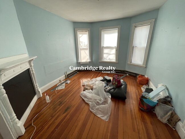 Building Photo - 98 Pine St