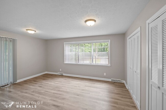 Building Photo - Chamberlain Pines