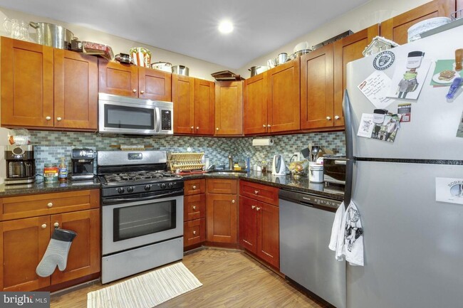 Foto del edificio - 1631 W Girard Ave