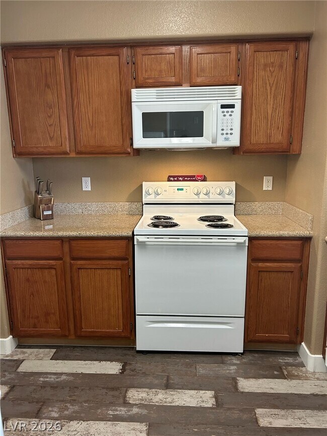 Foto del edificio - 7255 W Sunset Rd