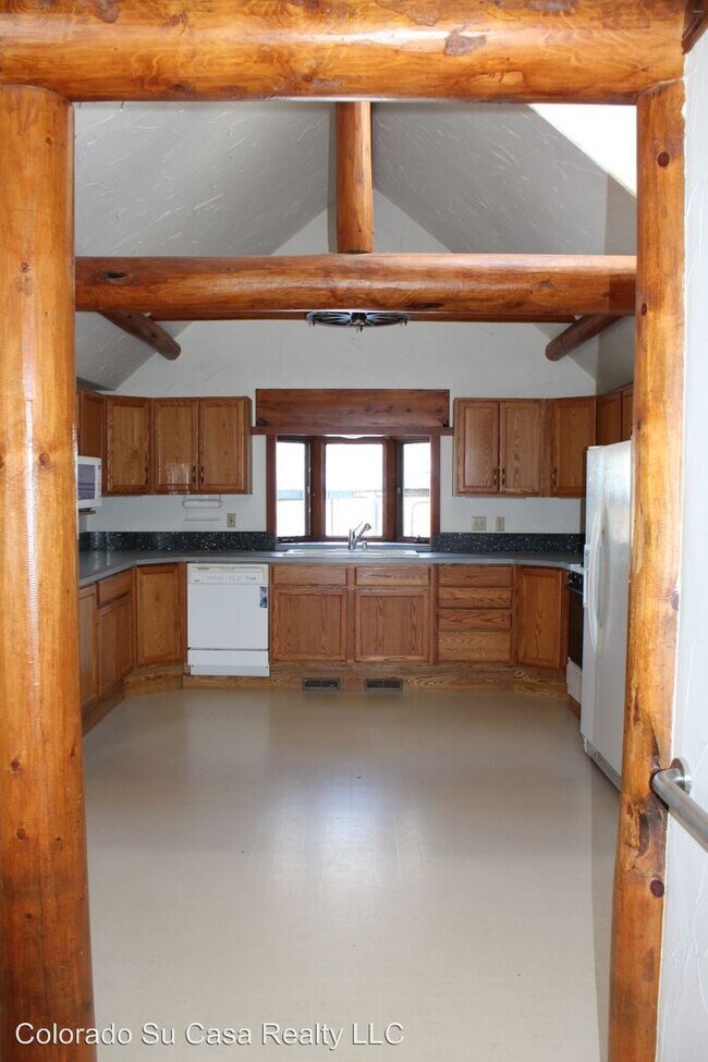 Building Photo - 2 br, 1.5 bath House - 2410 Bott Ave.