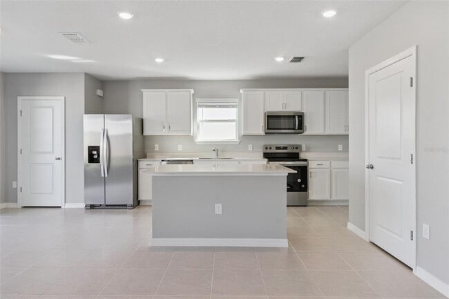 Building Photo - 1087 Silverlake Blvd