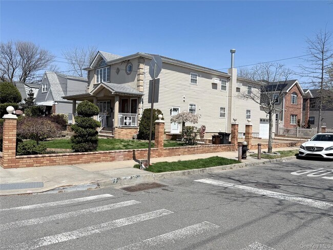 Building Photo - 147-17 249th St