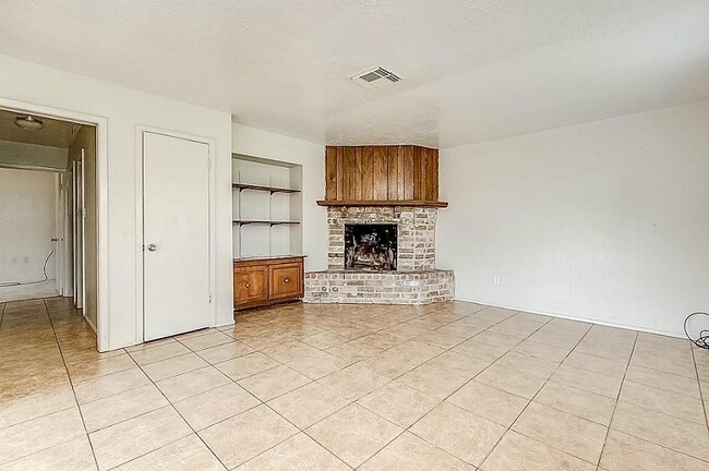 Building Photo - 13159 High Star Dr